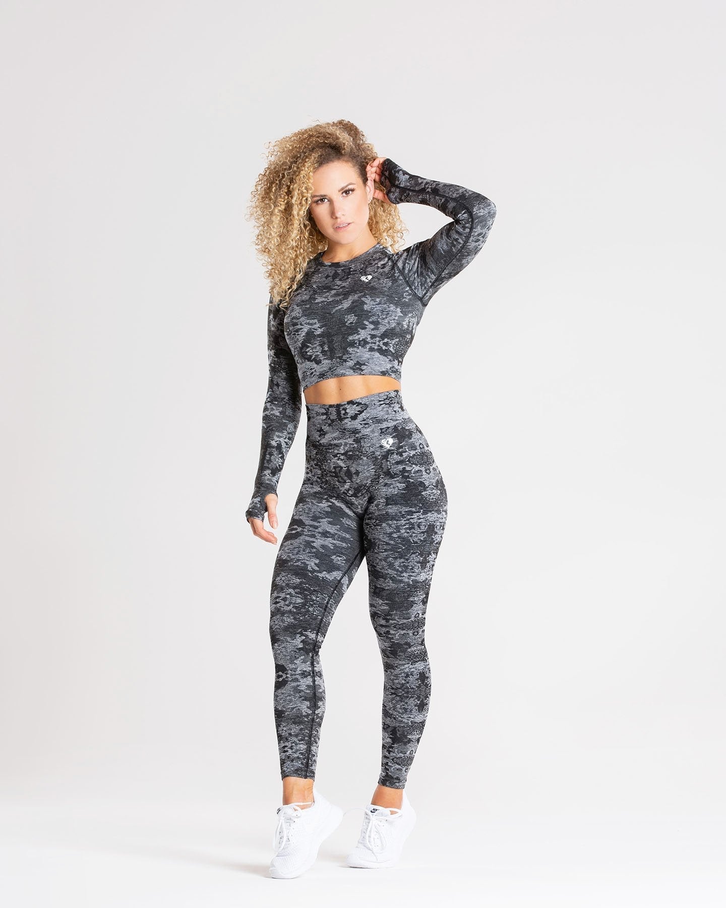 Camo Seamless Long Sleeve Crop Top | Black